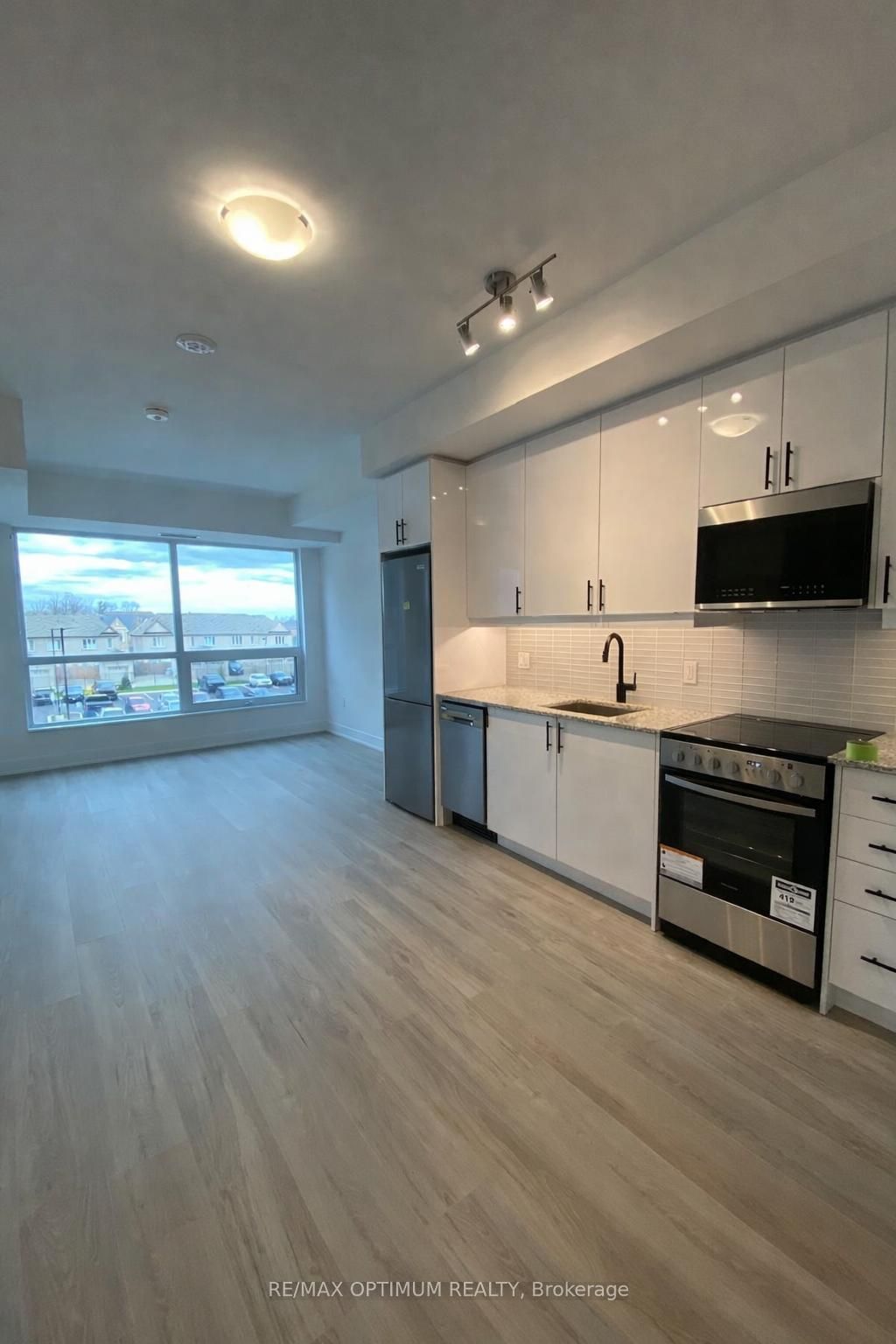 2 bedroom Condo in Oakville